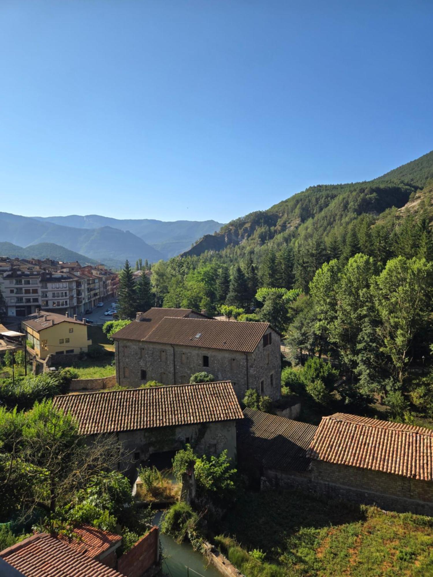 En El Corazon De Baga, Precioso Pueblo Medieval 외부 사진